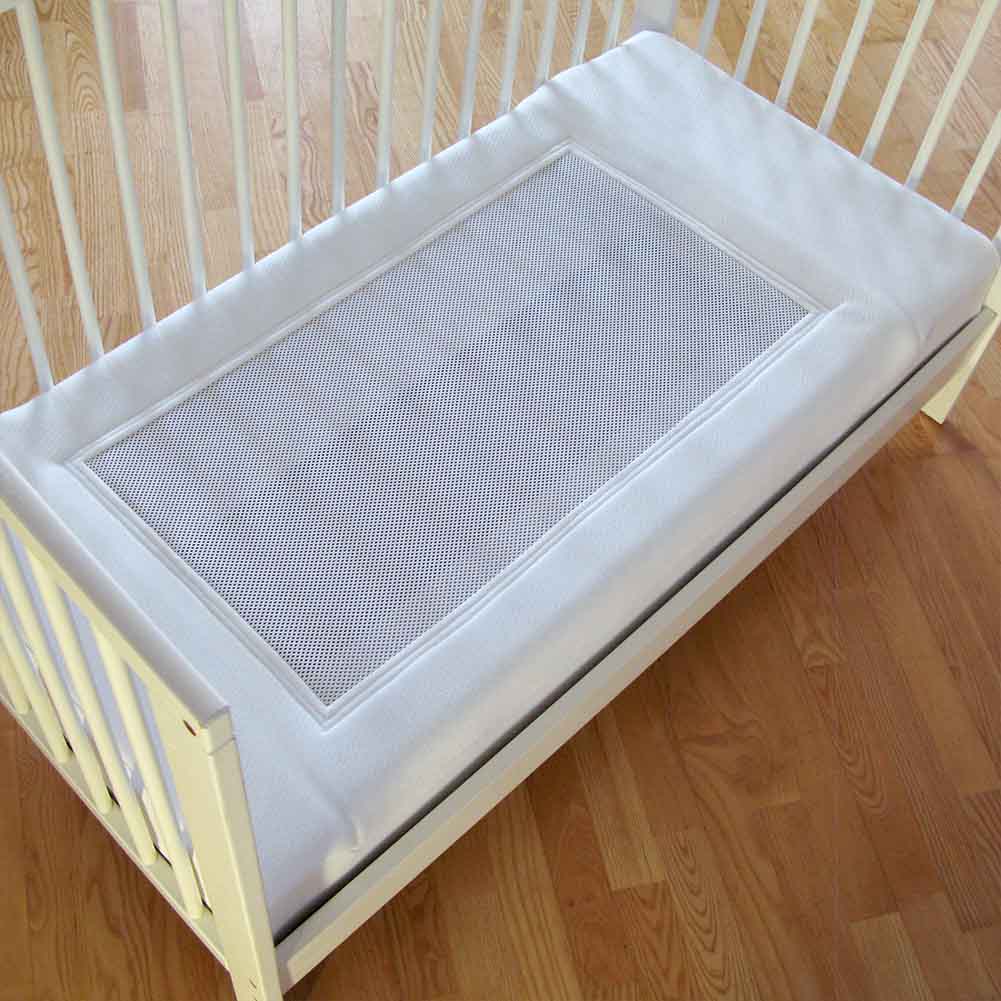 Familings_Fits_a_normal_baby_cot_bed