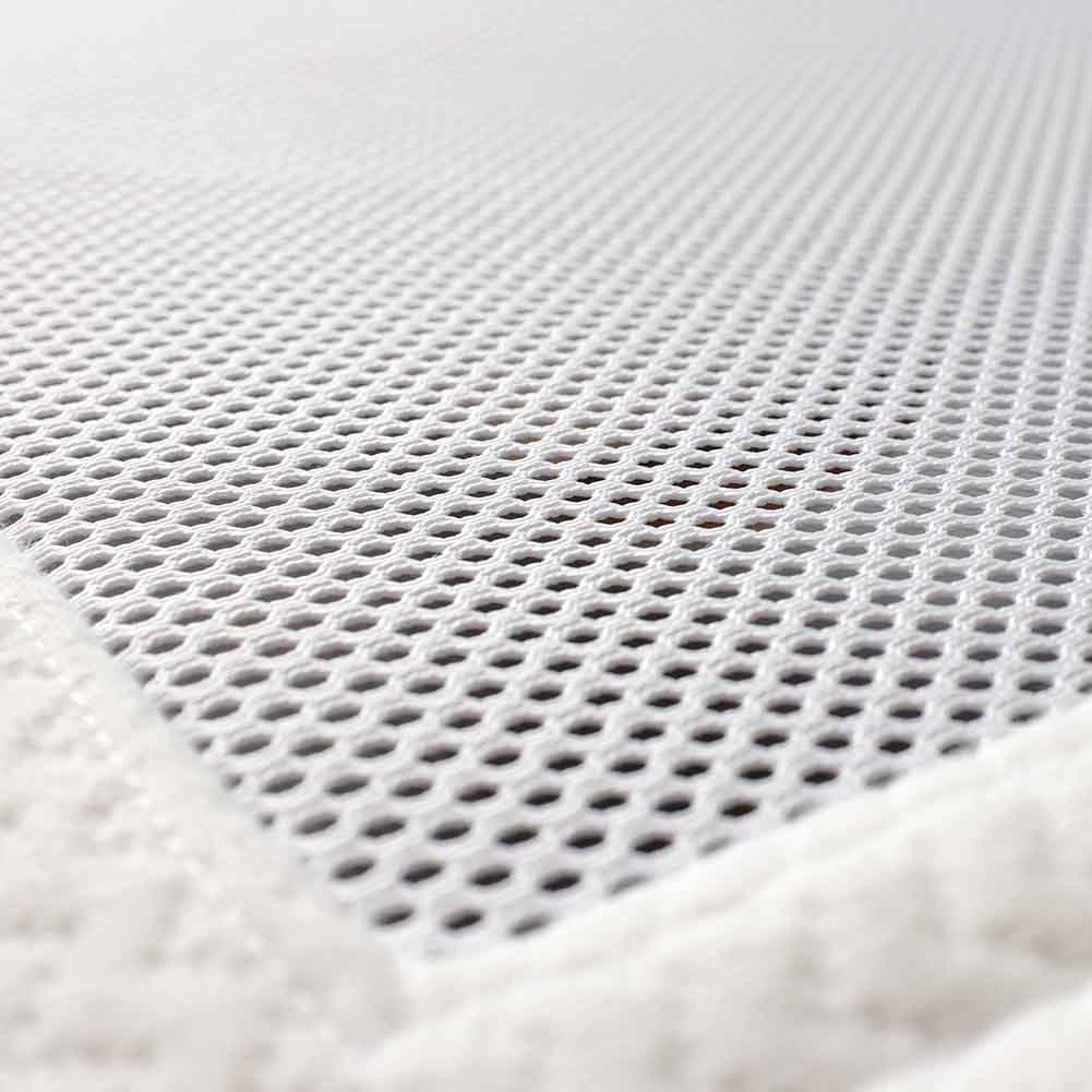 Familings_breathable_mesh_surface